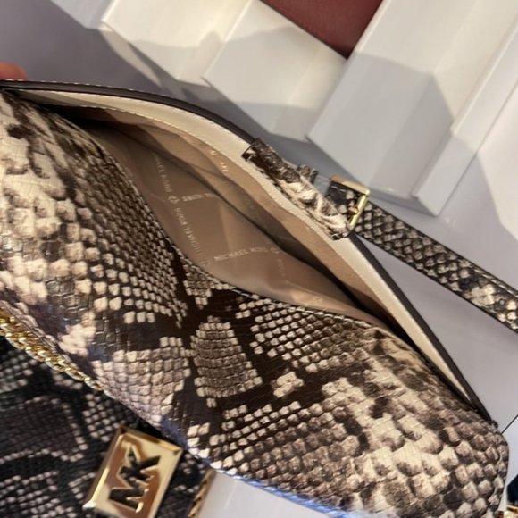 Michael Kors Sonia Medium Snake Embossed Shoulder Bag Natural - Picture 11 of 16